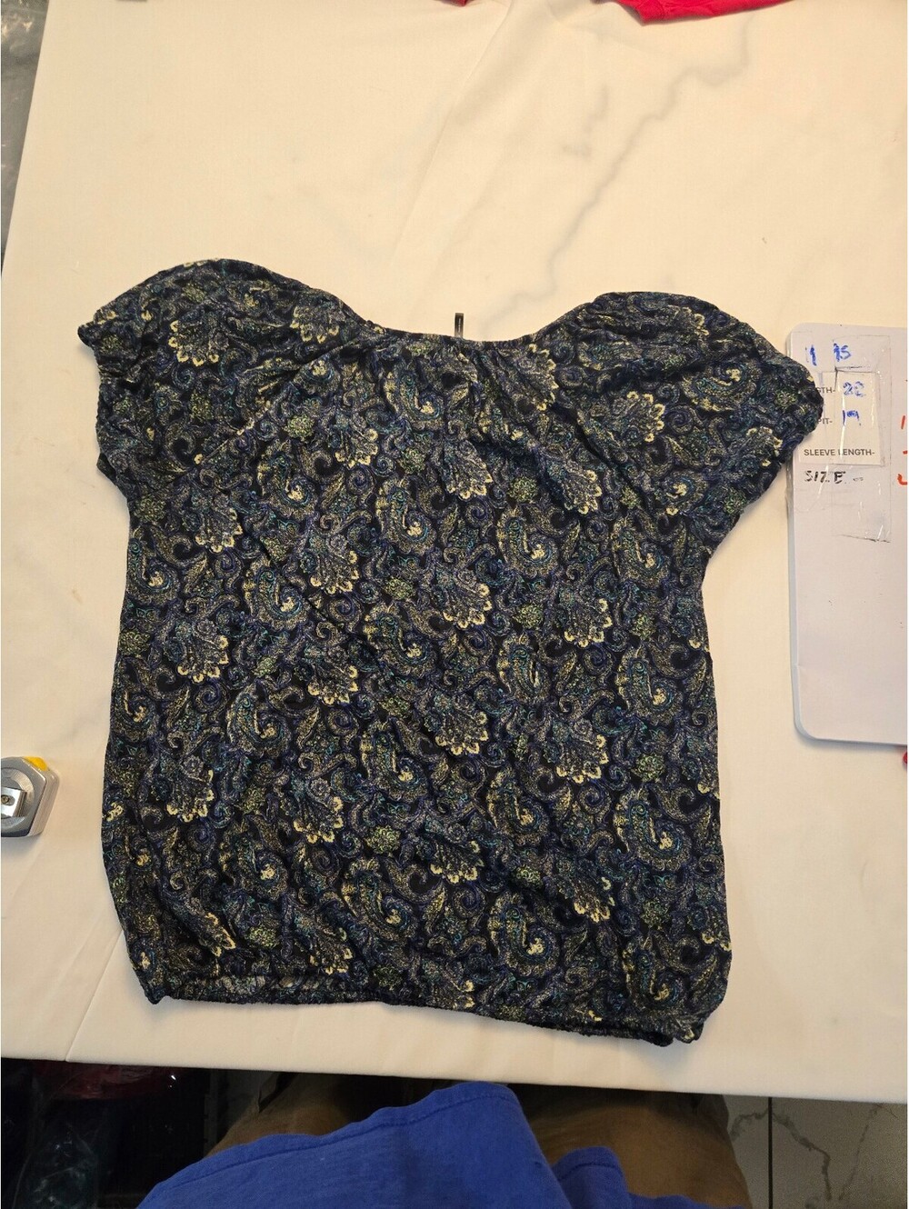 Daisy Fuentes Large Blue and Black Paisley Print Blouse - Picture 3 of 4